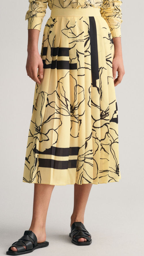 Line Drawing Pleated Skirt