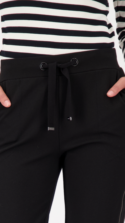 Joggers with zip
