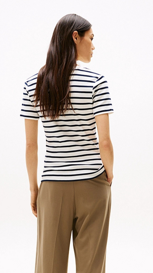 Slim V-Neck Tee