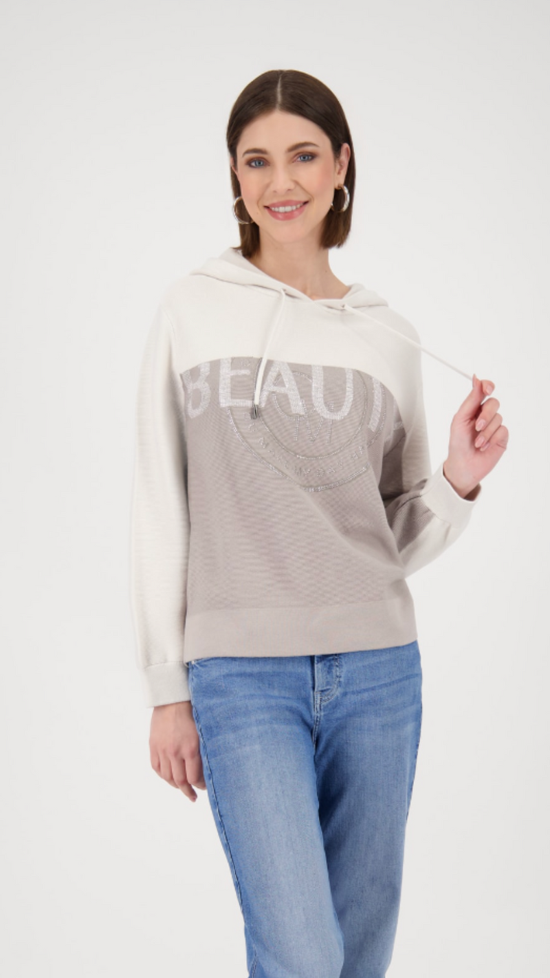 Knitted jumper with hood