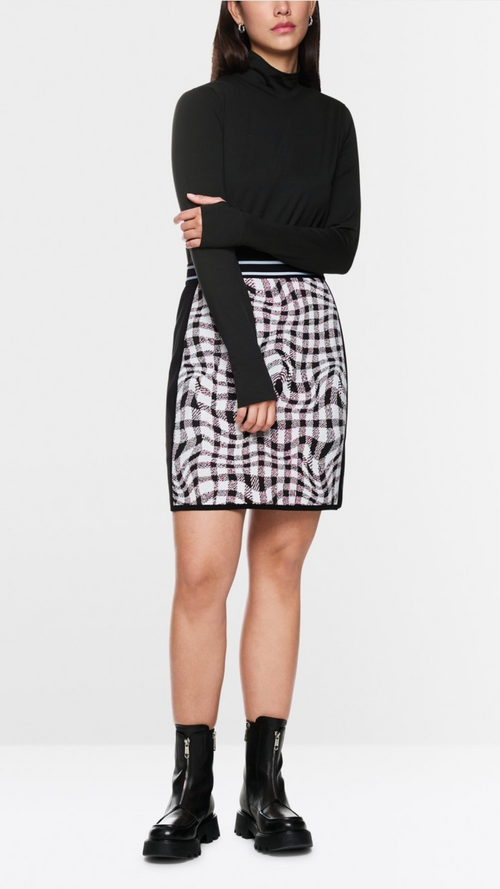 Long-sleeved turtleneck top