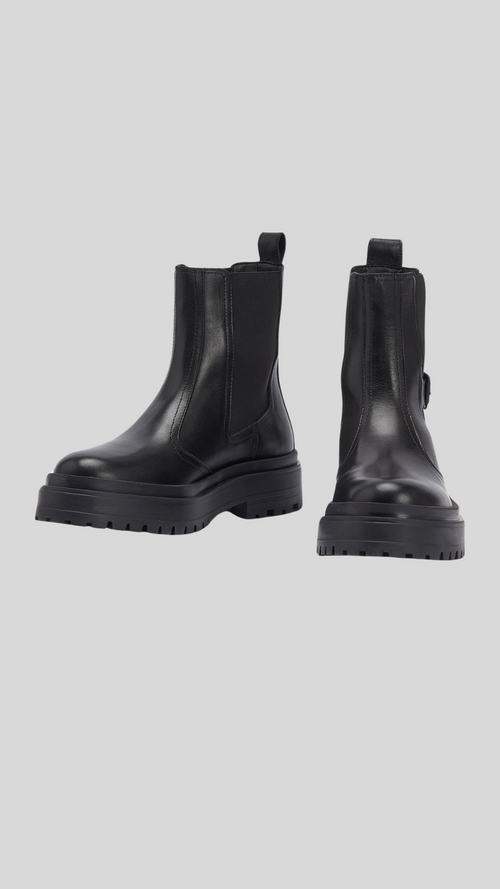 Milla Chelsea Boots