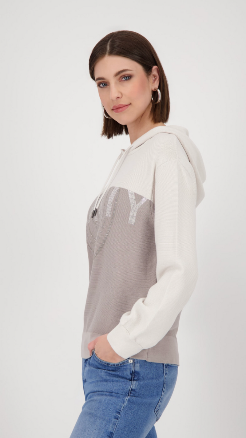 Knitted jumper with hood