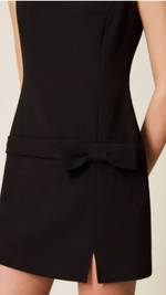 Short crêpe cady dress with bow