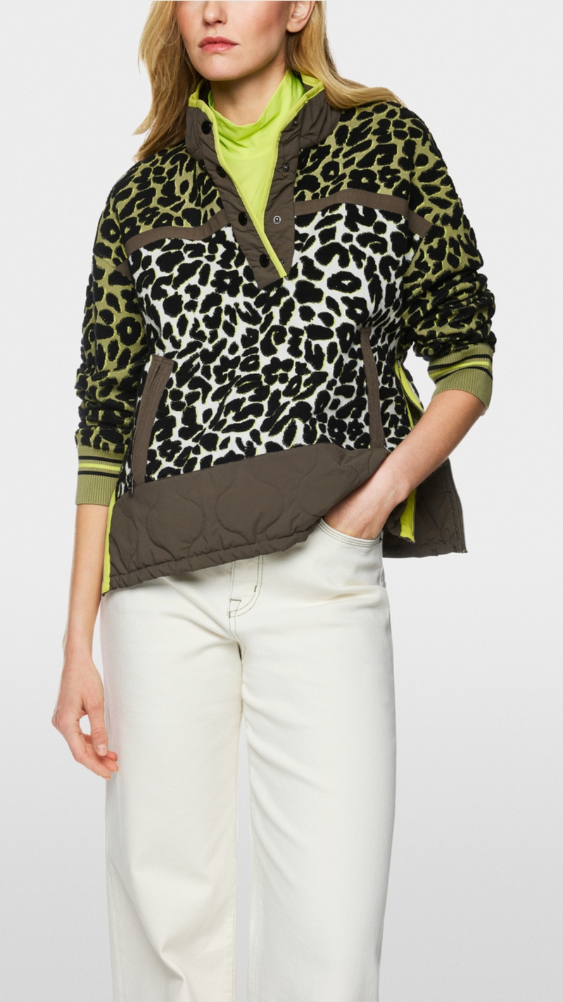 Trekking jumper with 3D effect knit