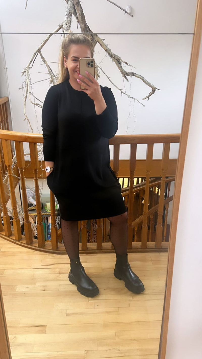 Pullover Traadition Dress- Black