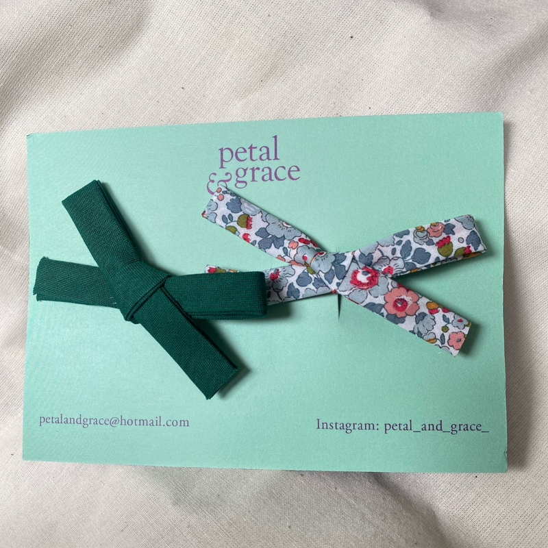 P&G Green Floral Bow Set